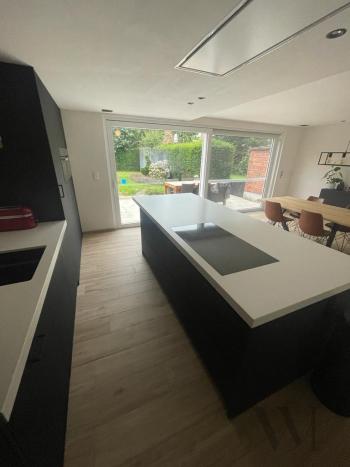 Nieuwe keuken in modern afwerking