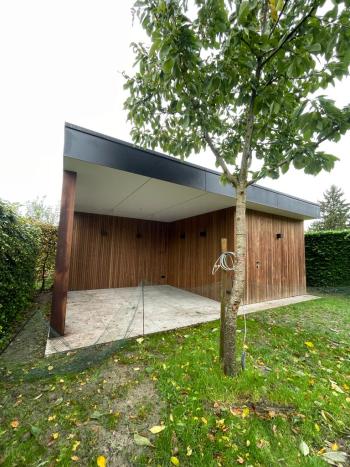 Bijgebouw in thermowood